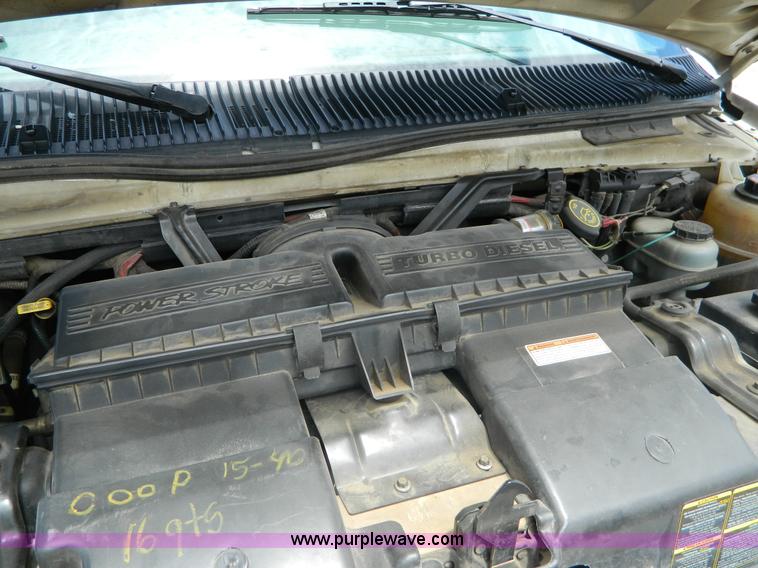 image for item B3832 2000 Ford E350 Medtec ambulance