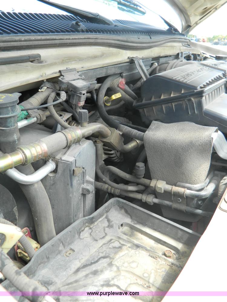 image for item B3832 2000 Ford E350 Medtec ambulance