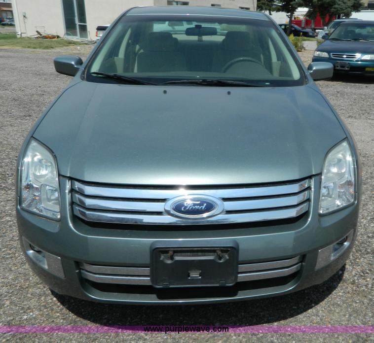 image for item B3848 2006 Ford Fusion SEL