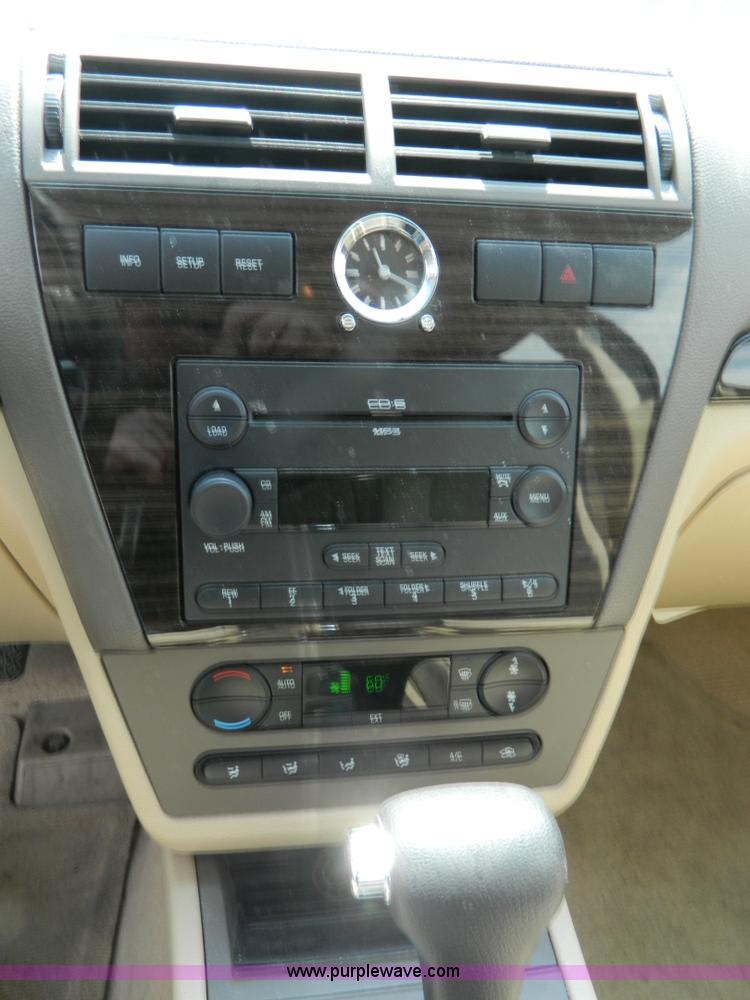 image for item B3848 2006 Ford Fusion SEL