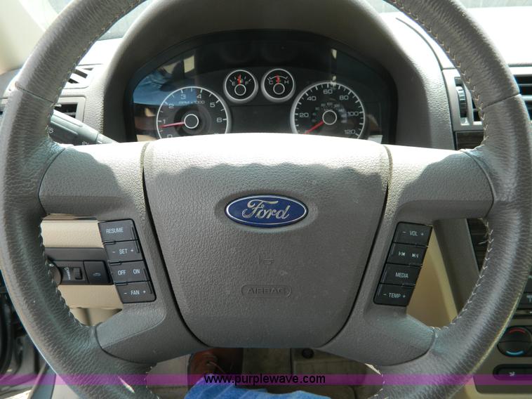 image for item B3848 2006 Ford Fusion SEL