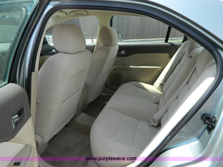 image for item B3848 2006 Ford Fusion SEL