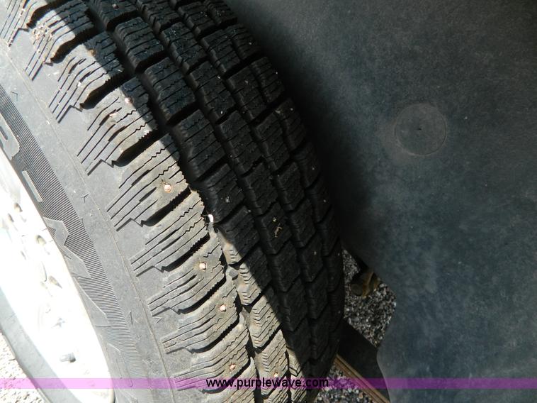 image for item B3850 2002 Dodge Durango SUV