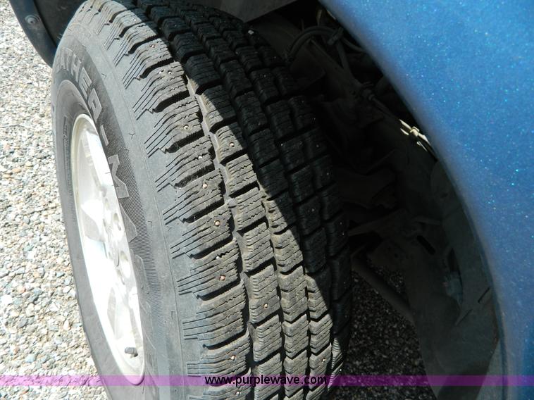 image for item B3850 2002 Dodge Durango SUV