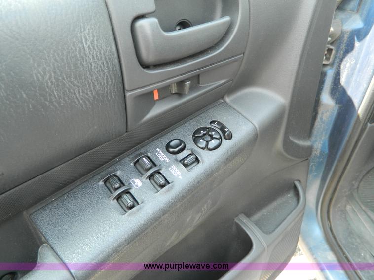 image for item B3850 2002 Dodge Durango SUV