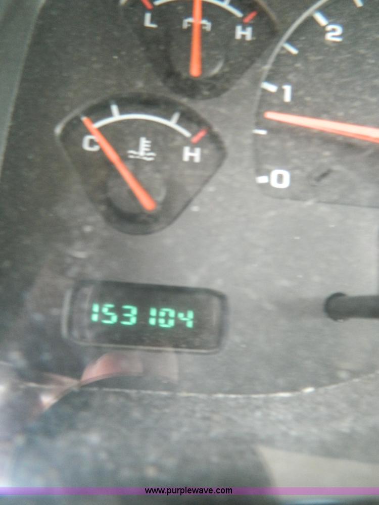 image for item B3850 2002 Dodge Durango SUV