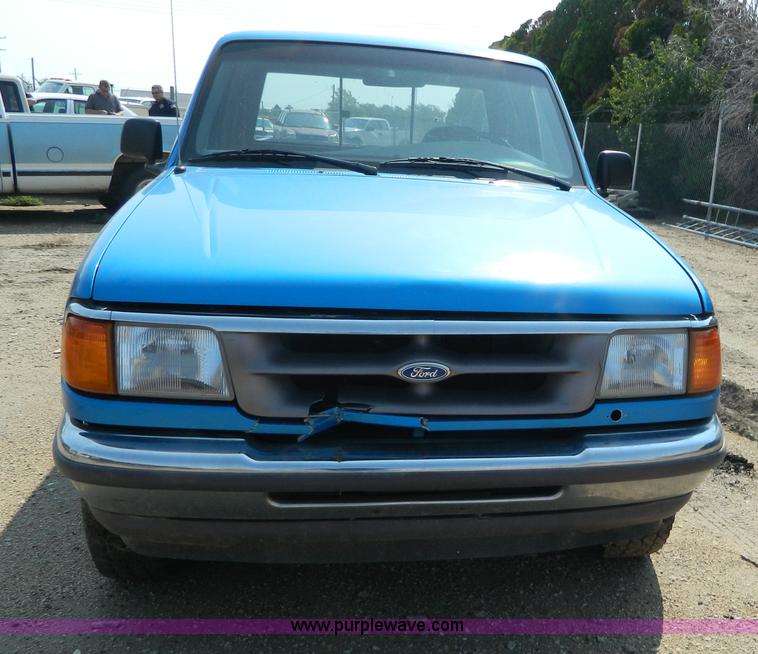 image for item B3854 1995 Ford Ranger SuperCab pickup truck