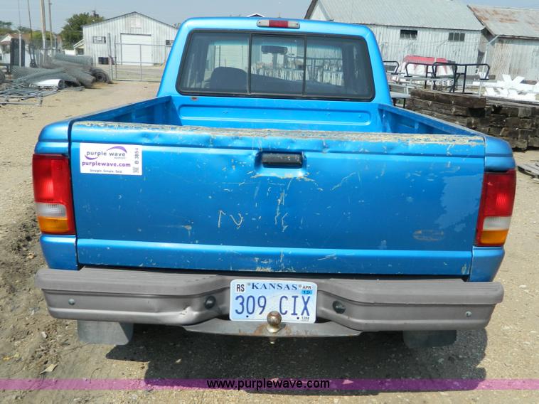 image for item B3854 1995 Ford Ranger SuperCab pickup truck
