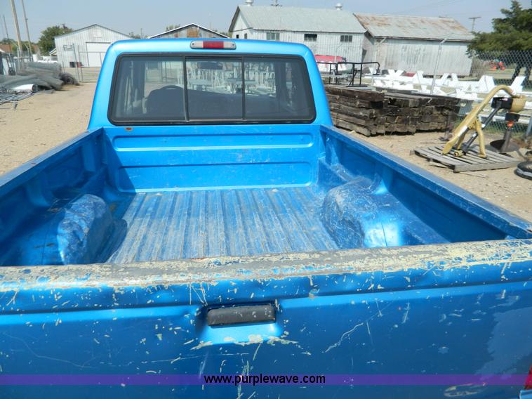 image for item B3854 1995 Ford Ranger SuperCab pickup truck
