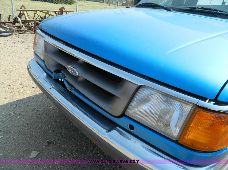 image for item B3854 1995 Ford Ranger SuperCab pickup truck