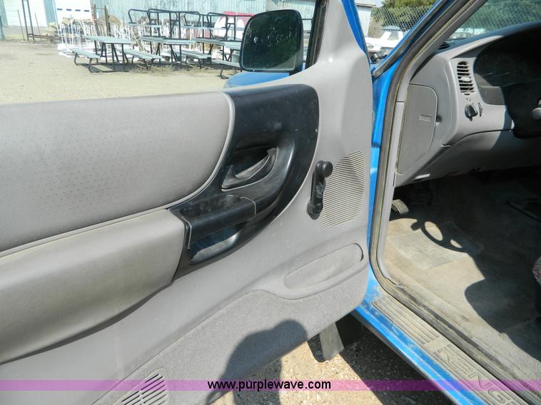 image for item B3854 1995 Ford Ranger SuperCab pickup truck