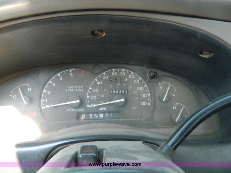 image for item B3854 1995 Ford Ranger SuperCab pickup truck