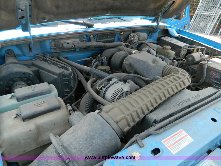 image for item B3854 1995 Ford Ranger SuperCab pickup truck