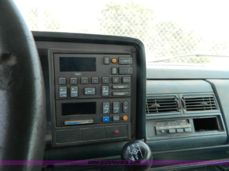 image for item B3855 1992 Chevrolet 1500 pickup truck