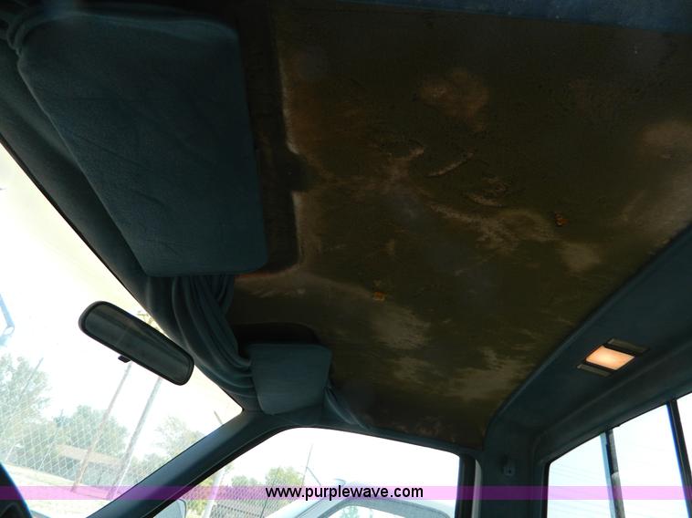 image for item B3855 1992 Chevrolet 1500 pickup truck