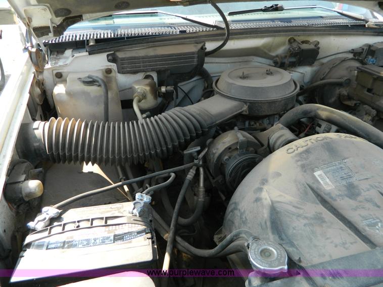 image for item B3855 1992 Chevrolet 1500 pickup truck