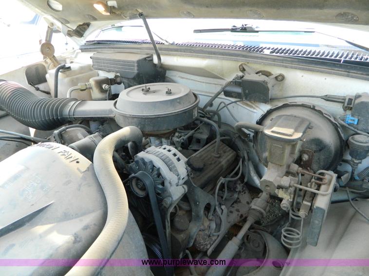 image for item B3855 1992 Chevrolet 1500 pickup truck