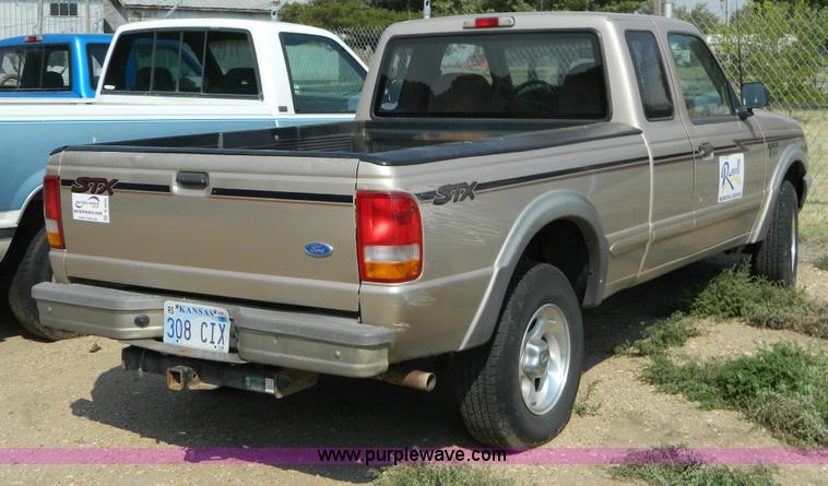 image for item B3856 1996 Ford Ranger STX SuperCab pickup truck