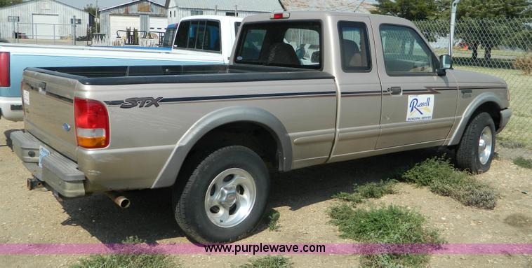 image for item B3856 1996 Ford Ranger STX SuperCab pickup truck