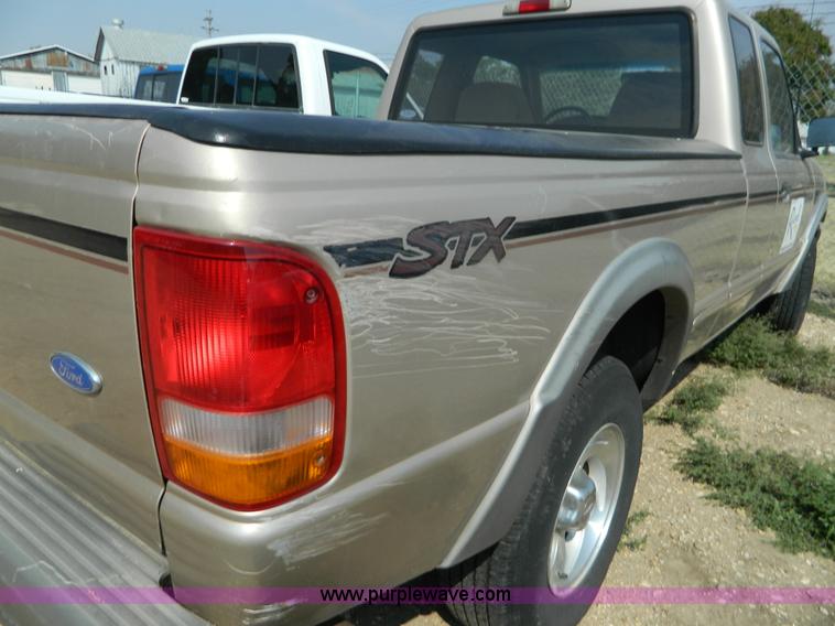 image for item B3856 1996 Ford Ranger STX SuperCab pickup truck