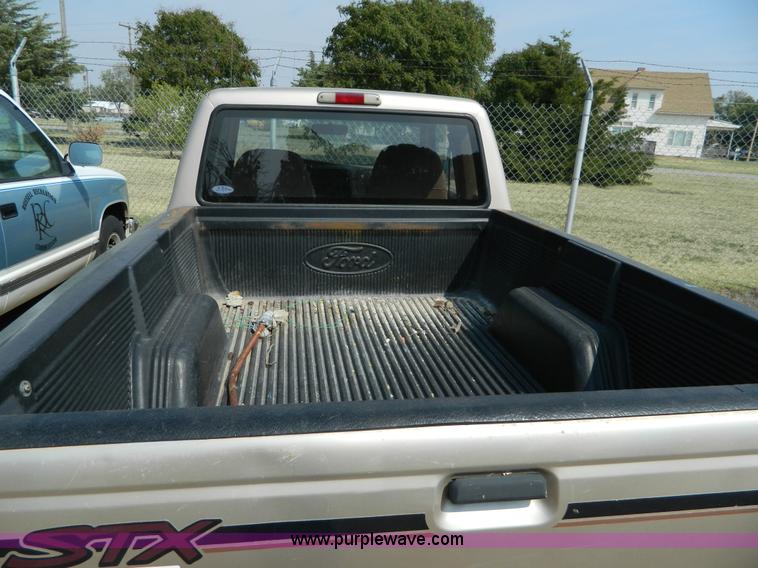 image for item B3856 1996 Ford Ranger STX SuperCab pickup truck