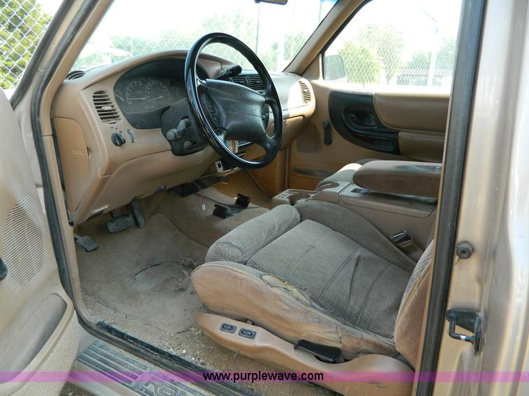 image for item B3856 1996 Ford Ranger STX SuperCab pickup truck