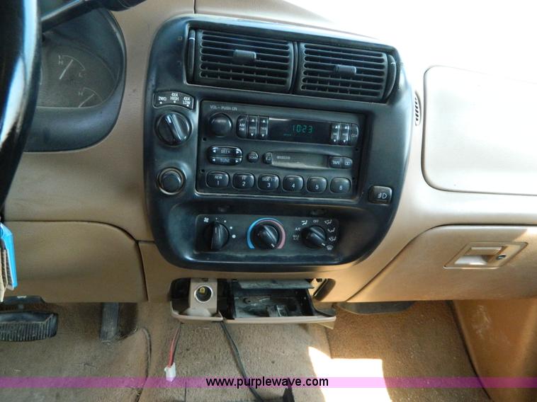 image for item B3856 1996 Ford Ranger STX SuperCab pickup truck