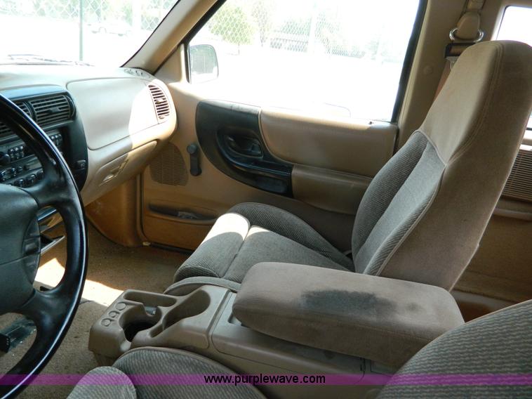 image for item B3856 1996 Ford Ranger STX SuperCab pickup truck