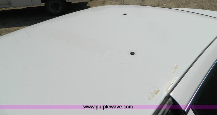 image for item B3857 2004 Ford Crown Victoria