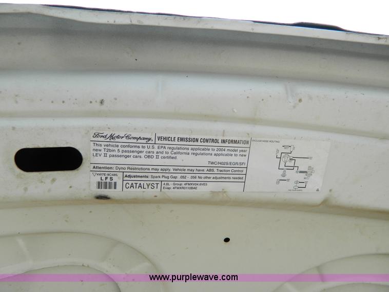 image for item B3857 2004 Ford Crown Victoria