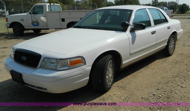image for item B3858 2003 Ford Crown Victoria