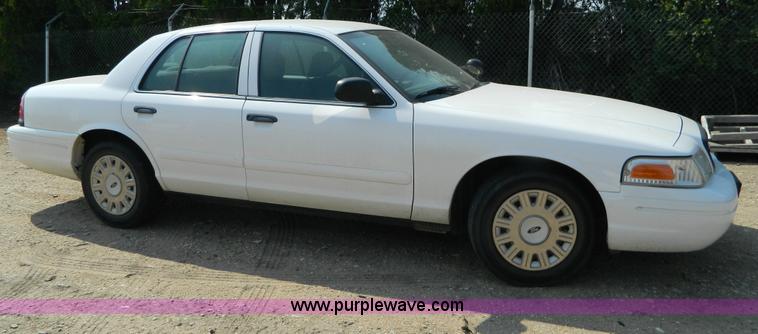 image for item B3858 2003 Ford Crown Victoria