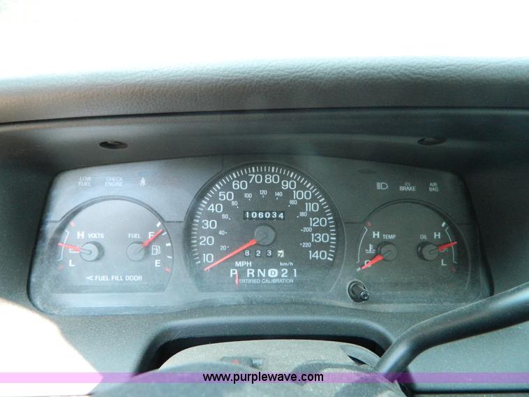 image for item B3858 2003 Ford Crown Victoria