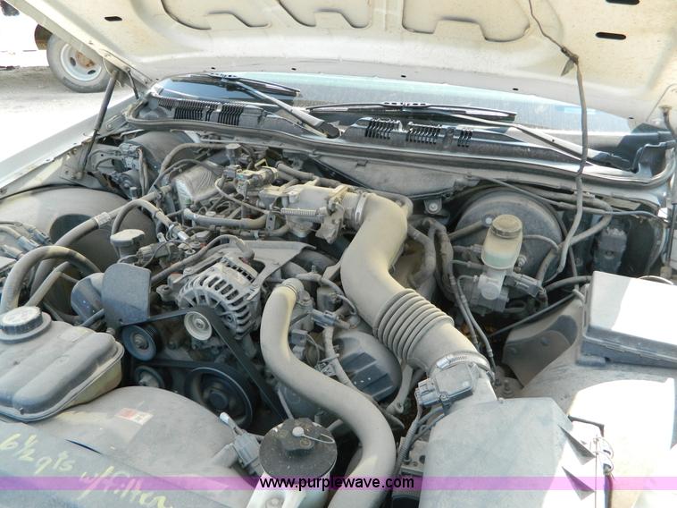 image for item B3858 2003 Ford Crown Victoria