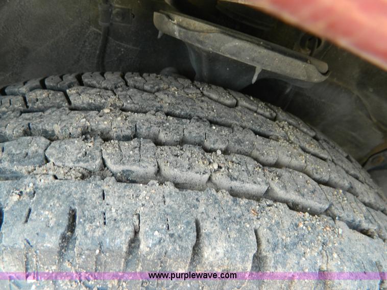 image for item B3860 2001 Hyundai Santa Fe GLS SUV