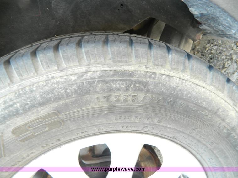 image for item B3860 2001 Hyundai Santa Fe GLS SUV