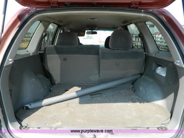 image for item B3860 2001 Hyundai Santa Fe GLS SUV