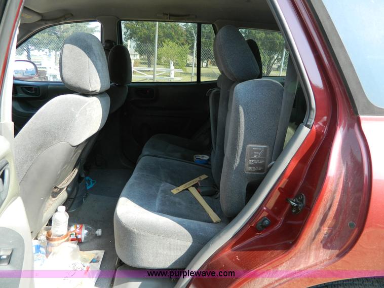 image for item B3860 2001 Hyundai Santa Fe GLS SUV