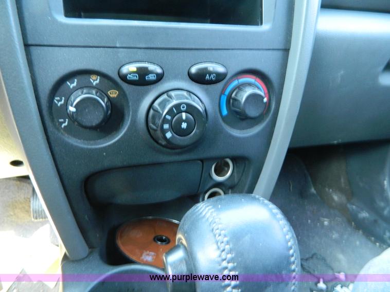 image for item B3860 2001 Hyundai Santa Fe GLS SUV