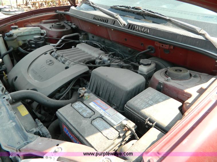 image for item B3860 2001 Hyundai Santa Fe GLS SUV