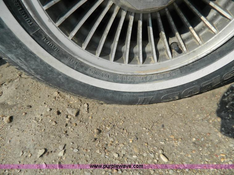 image for item B3861 1977 Ford Thunderbird