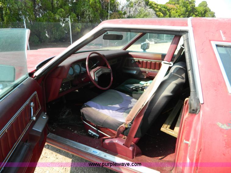image for item B3861 1977 Ford Thunderbird