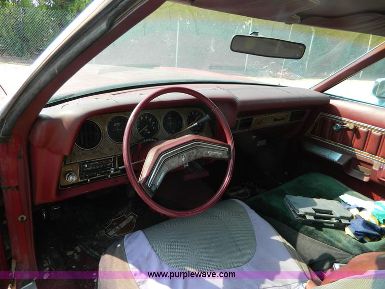 image for item B3861 1977 Ford Thunderbird
