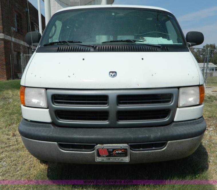 image for item B3862 2001 Dodge Ram B2500 cargo van