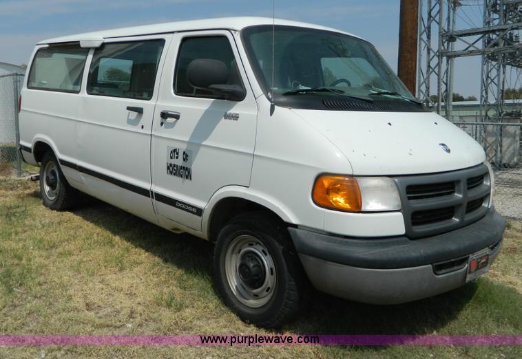 image for item B3862 2001 Dodge Ram B2500 cargo van
