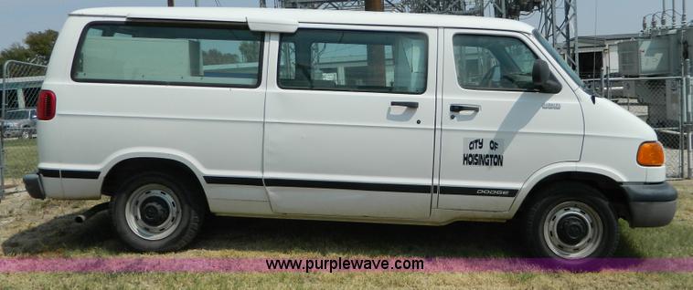 image for item B3862 2001 Dodge Ram B2500 cargo van