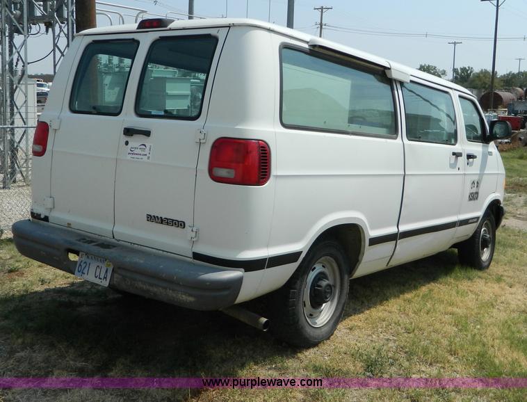 image for item B3862 2001 Dodge Ram B2500 cargo van