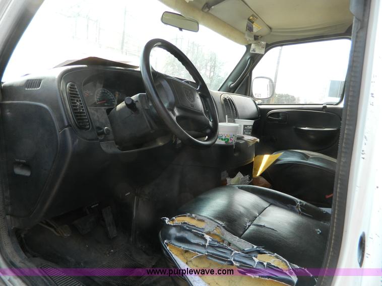 image for item B3862 2001 Dodge Ram B2500 cargo van