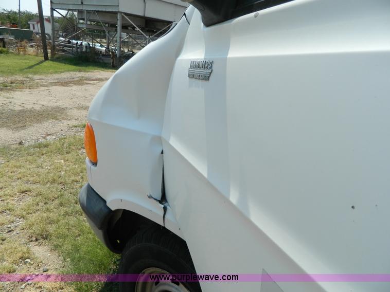 image for item B3862 2001 Dodge Ram B2500 cargo van