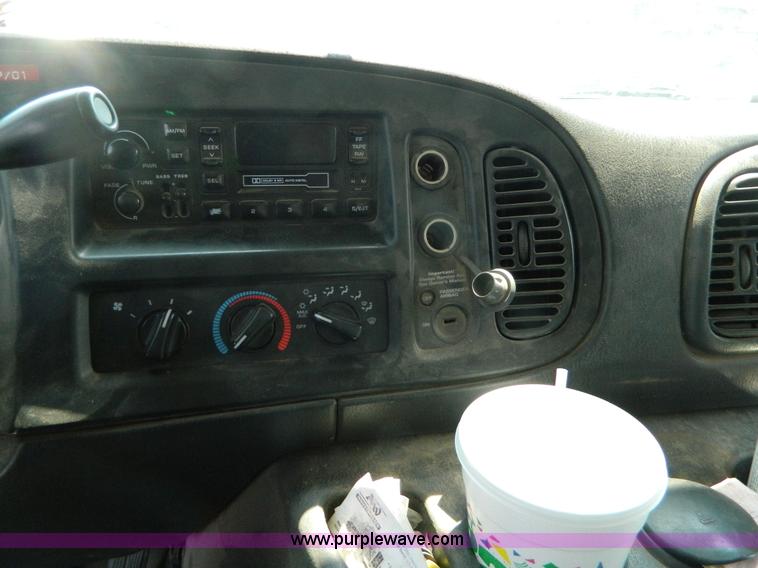 image for item B3862 2001 Dodge Ram B2500 cargo van